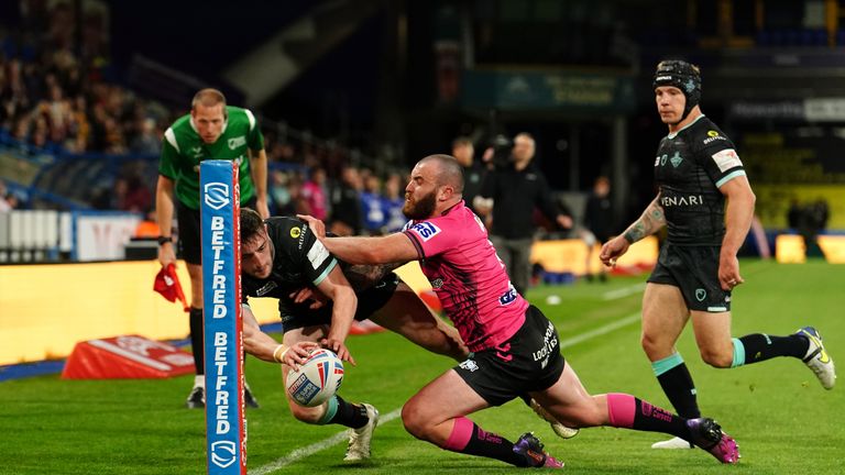 What happened when Huddersfield Giants and Wigan Warriors clashed in the Betfred Super League two weeks ago.