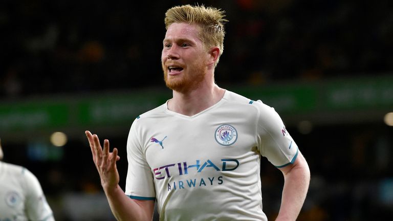 Kevin De Bruyne celebrates his fourth goal in Man City's rout of Wolves