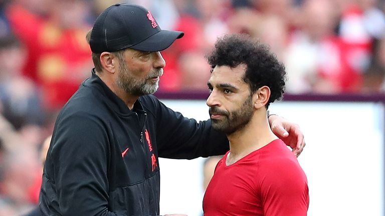 Jurgen Klopp console Mohamed Salah