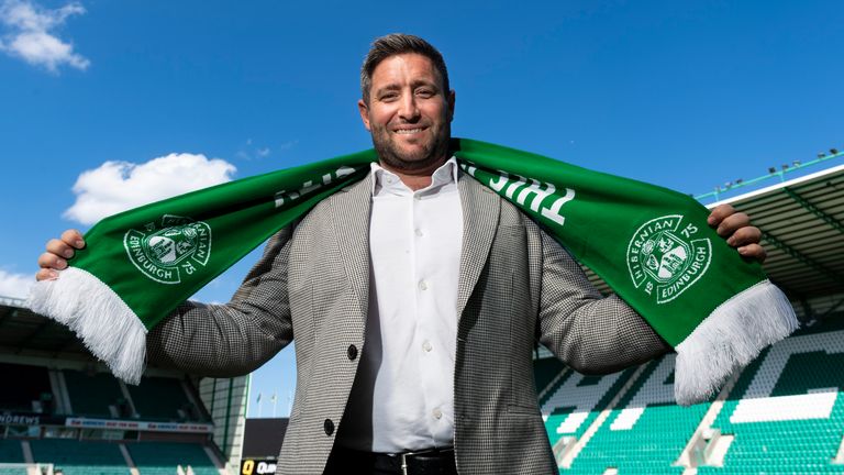 Lee Johnson has agreed a four-year-deal at Hibs 