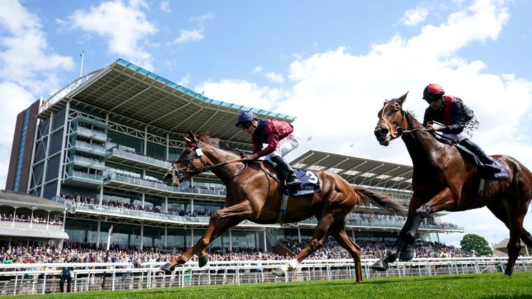 Lilac Road gets the better of Aristia in front of a busy York grandstand