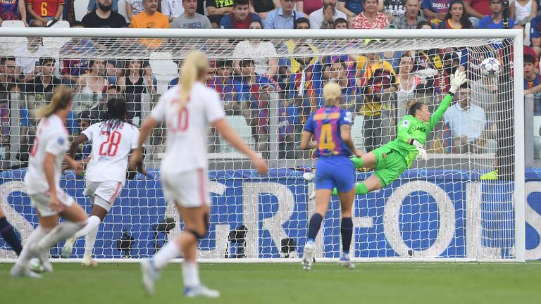 Sandra Panos cannot stop Amandine Henry&#39;s 30-yard strike from finding the top corner