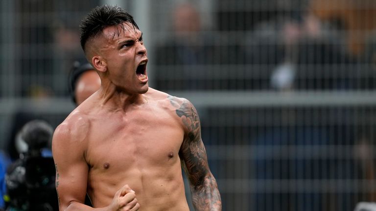 Lautaro Martinez celebrates his second goal to put Inter 3-2 up against Empoli