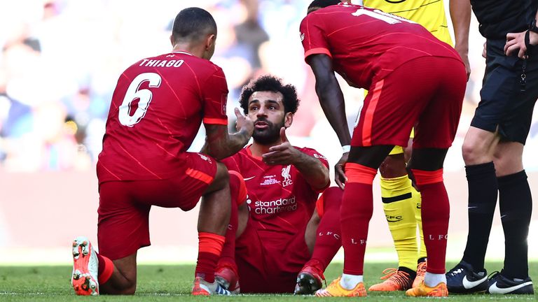 Mohamed Salah cayó lesionado ante el Liverpool en la final de la FA Cup con el Chelsea