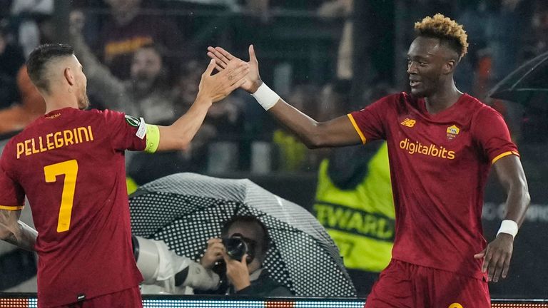 El cabezazo de Tammy Abraham adelantó a la Roma