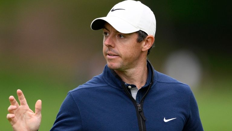 Rory McIlroy anotó un 67, tres bajo par, durante su primera ronda en el Wells Fargo Championship.