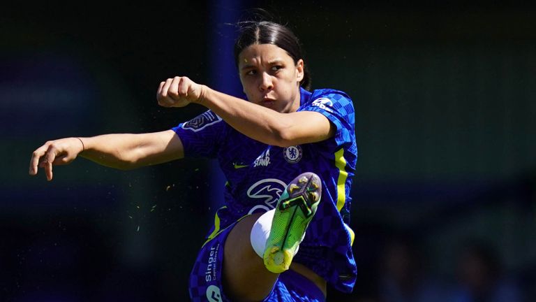 Sam Kerr volleys home her second goal in Chelsea&#39;s WSL title-clinching win over Manchester United