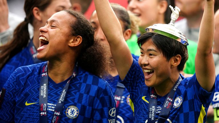 So-yun Ji y Drew Spence ayudaron al Chelsea a ganar otro trofeo de la Copa FA en su último partido para el club.