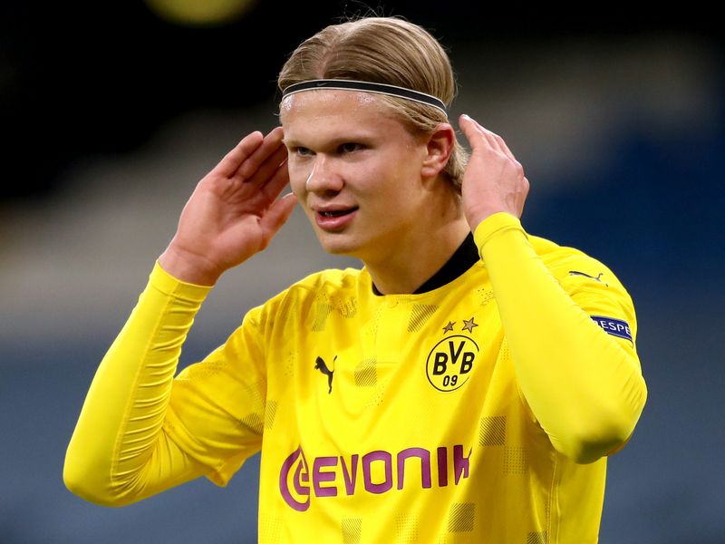 Transfer News Live on X: 🚨 Manchester City are set to offer Erling  Haaland a basic salary of £600,000-a-week if he extends his deal with them  beyond 2027. They want to stop