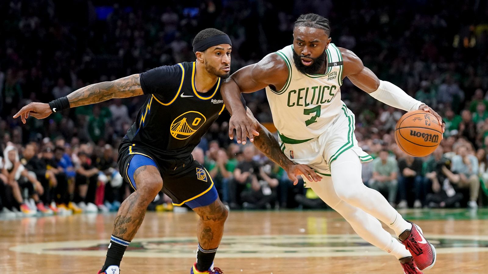 Нба голден. NBA Boston Celtics Джейлен Браун. Бостон Селтикс Голден Стэйт Уорриорз. Голден Стейт против Бостон Селтикс. Голден Стэйт Бостон финал.