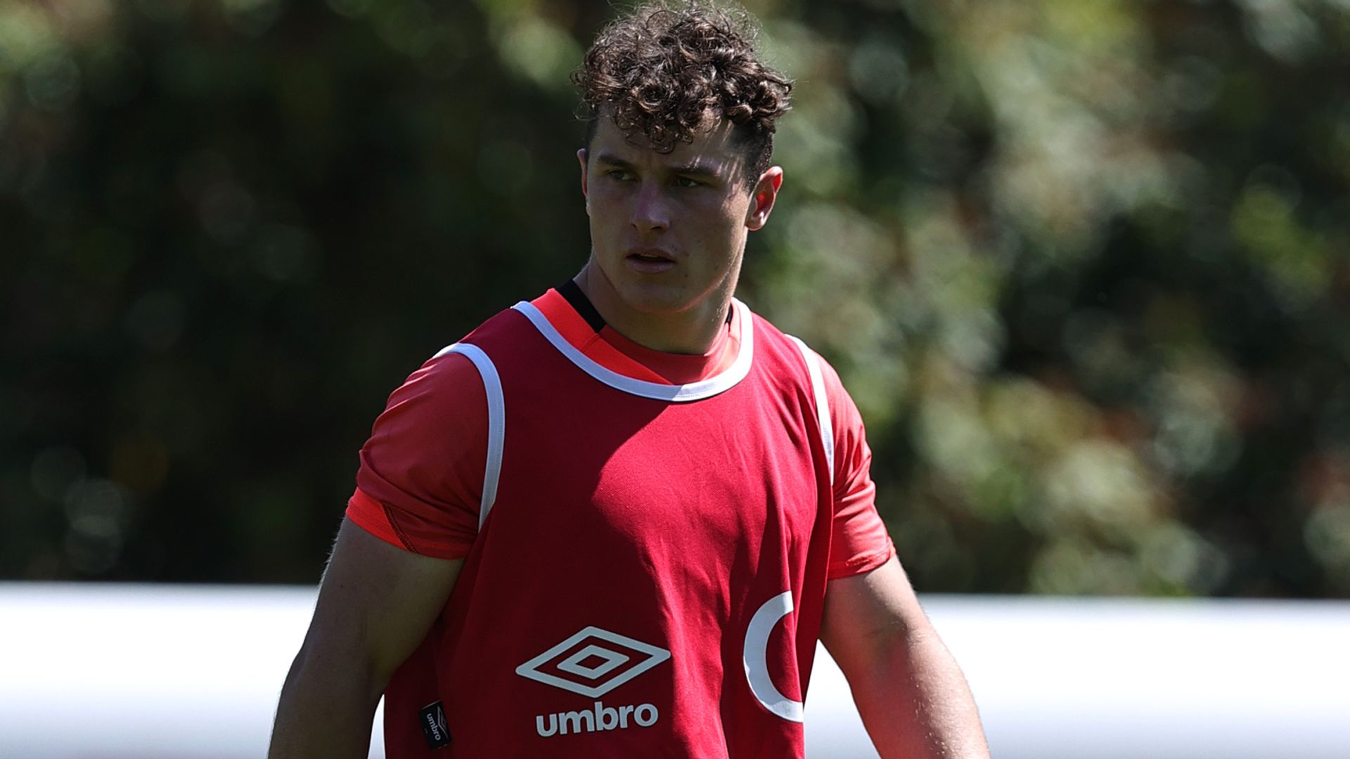 'A proper rock star' - England squad stunned by teenage star Arundell
