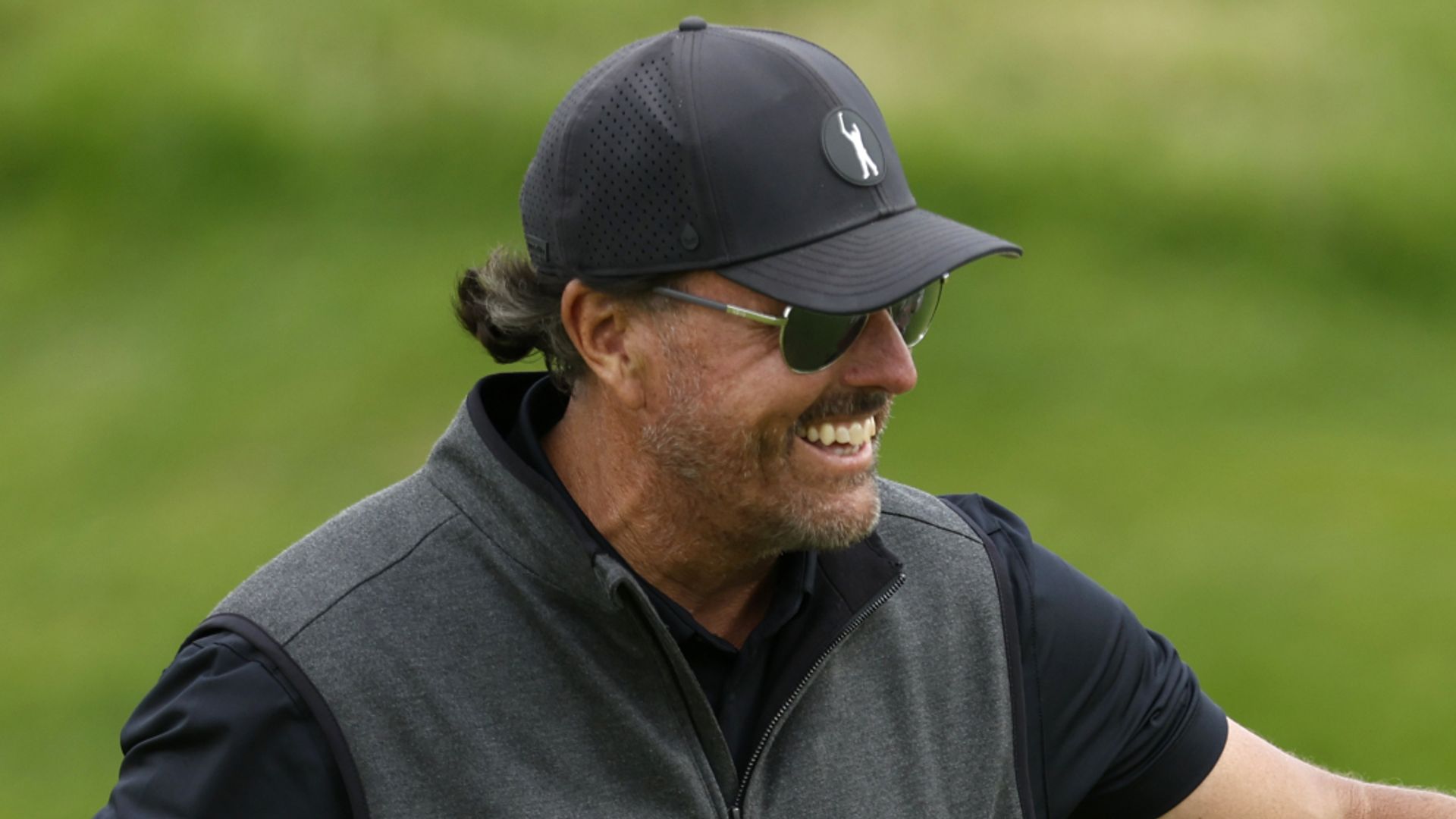 Mickelson four behind Schwartzel in LIV Golf opener