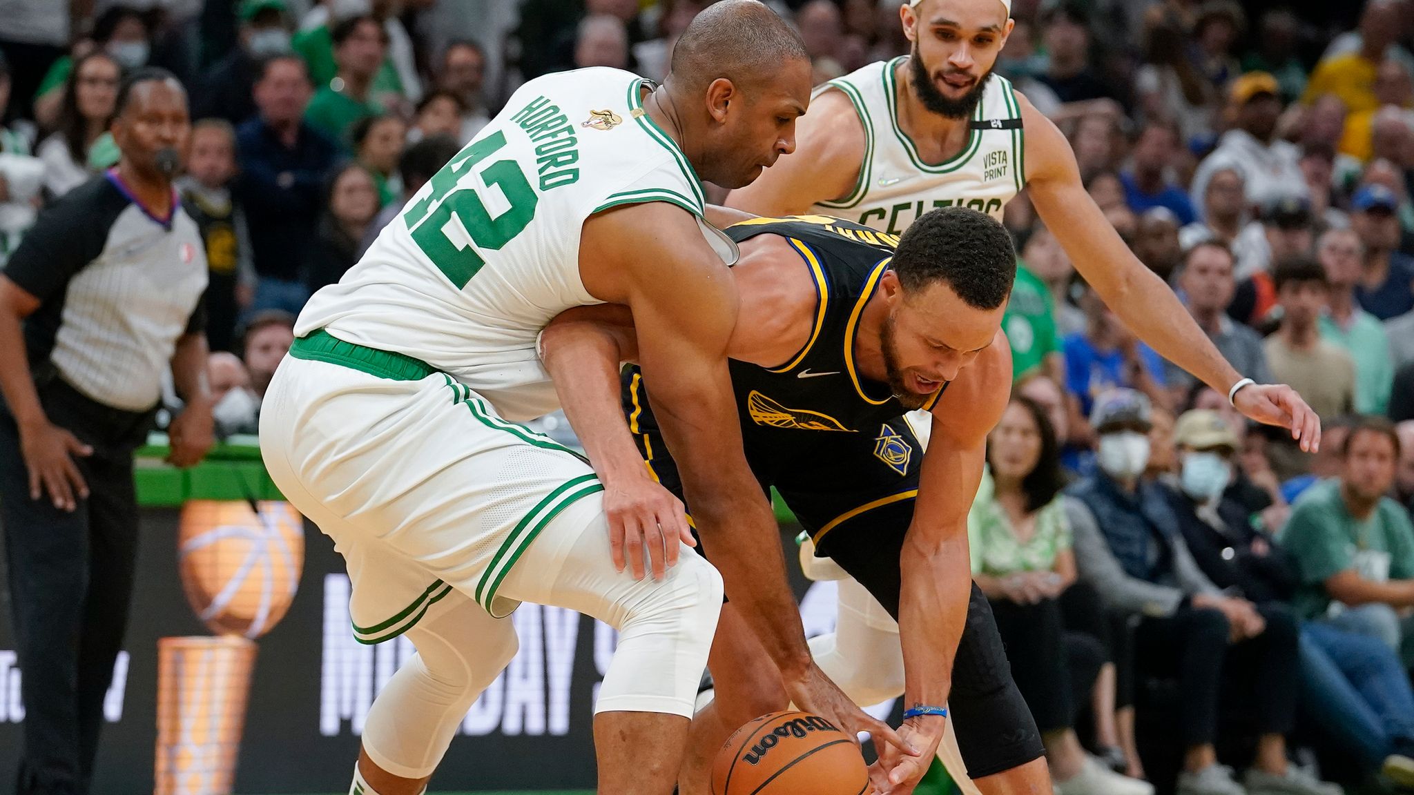 Steph Curry's 43 Points Help Golden State Beat Celtics in NBA