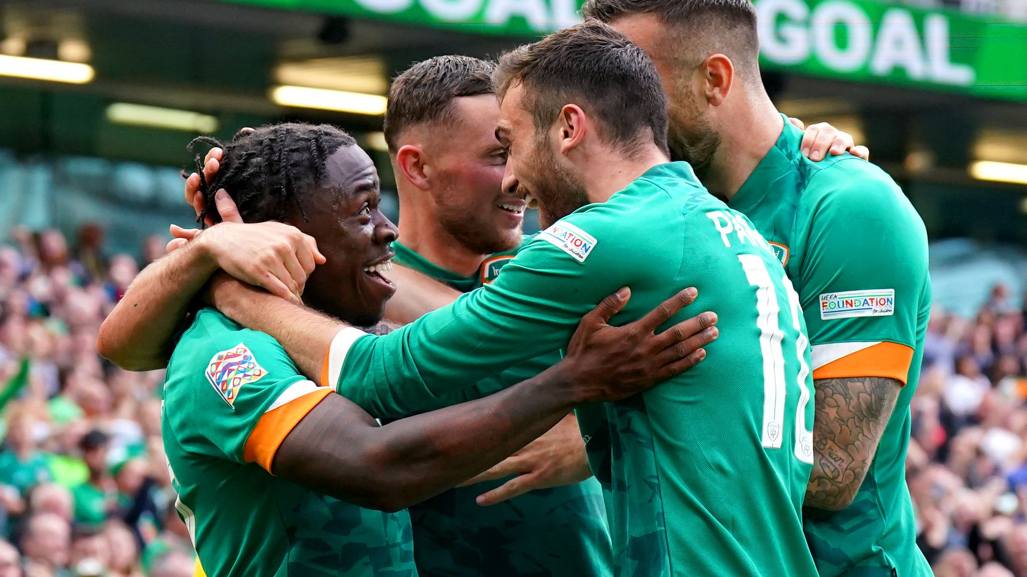 Republic of Ireland 3-0 Scotland: Michael Obafemi scores stunner as ...