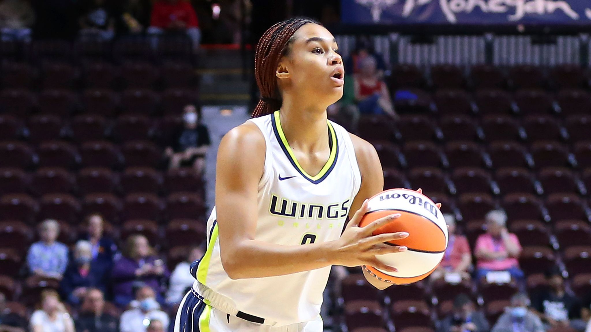 L.A. vs. Atlanta WNBA final score: Sparks turn on the jets in fourth in  85-80 win - Silver Screen and Roll