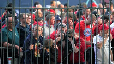 Paris police chief issues Liverpool fans apology 