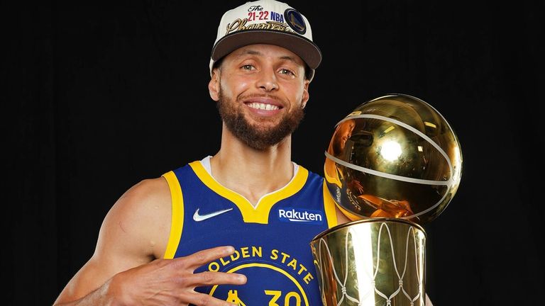 Stephen Curry not happy with reporter's question about winning Finals MVP,  not about Warriors as a team 
