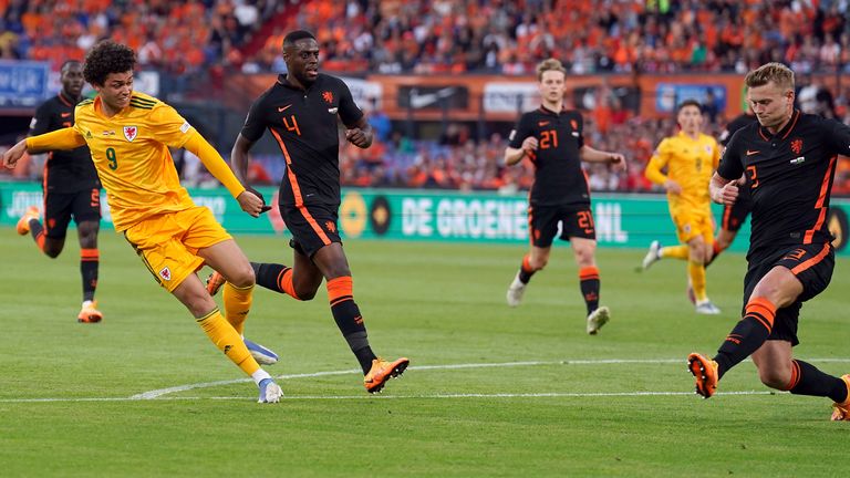 Belanda 3 – 2 Wales