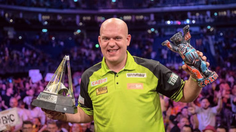 Michael van Gerwen edged out Joe Cullen in a dramatic final to claim his sixth Premier League title in Berlin.