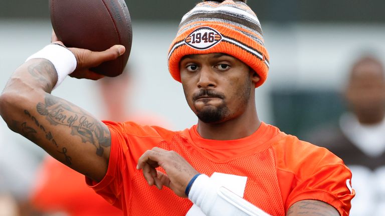 Cleveland Browns quarterback Deshaun Watson throws a pass during a drill at the NFL football team&#39;s practice facility Tuesday, June 14, 2022, in Berea, Ohio. (AP Photo/Ron Schwane)