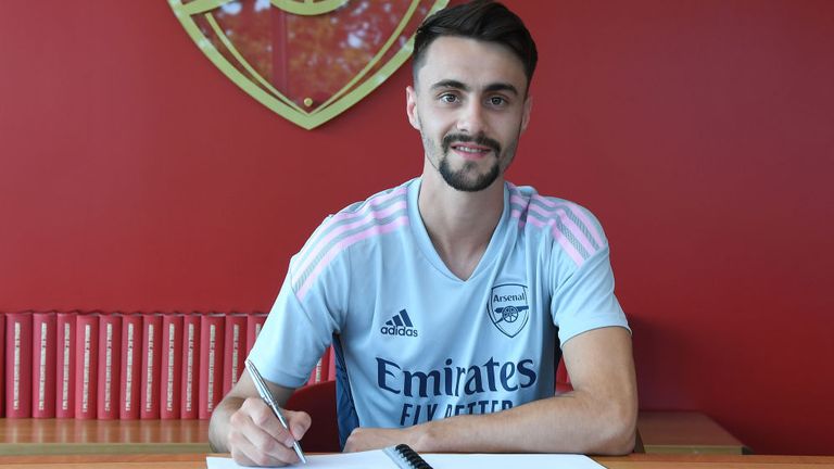 Fabio Vieira has completed his transfer to Arsenal from Porto