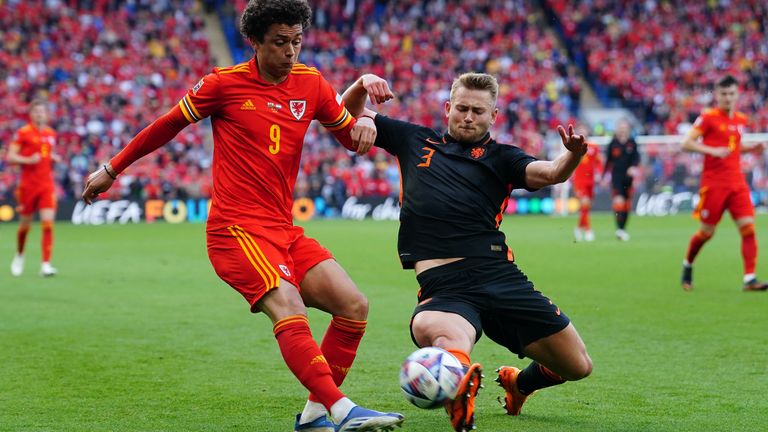 Wales' Brennan Johnson (left) and Netherlands' Matthijs de Ligt 