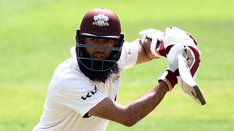 Hashim Amla hit an unbeaten 80 as Surrey reached their target of 248 to beat Warwickshire