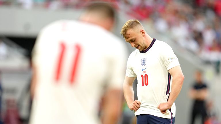 Jarrod Bowen, İngiltere'nin Uluslar Ligi'nde Macaristan'a karşı oynadığı maçta üzüntüsünü gösteriyor