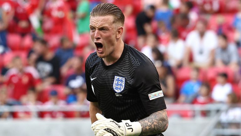 Jordan Pickford shouts instructions about his defenders