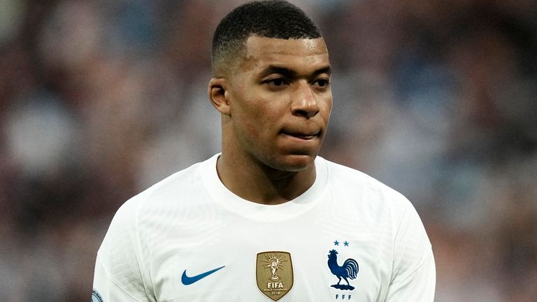 France&#39;s Kylian Mbappe, left, leaves the field after half time of the UEFA Nations League soccer match between France and Croatia at the Stade de France in Saint Denis near Paris, Monday, June 13, 2022. (AP Photo/Thibault Camus)