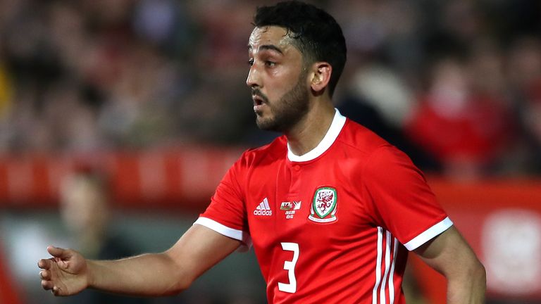 Gales'  Neil Taylor durante el partido amistoso en el Racecourse Ground, Wrexham.  ASOCIACIÓN DE PRENSA Foto.  Imagen Fecha: Miércoles 20 de marzo de 2019. Ver historia de PA SOCCER Wales.  El crédito de la foto debe decir: Nick Potts/PA Wire.  RESTRICCIONES: Uso sujeto a restricciones.  Solo para uso editorial.  Sin uso comercial.