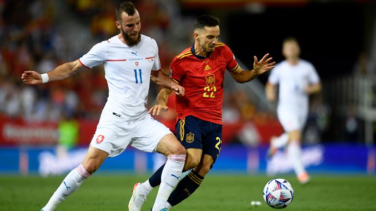 Czech Republic's Vaclav Jurecka, left, vies for the ball with Spain's Pablo Sarabia during the UEFA Nations League soccer match between Spain and the Czech Republic, at La Rosaleda Stadium in Malaga, Spain, Sunday, June 12, 2022. (AP Photo/Jose Breton)