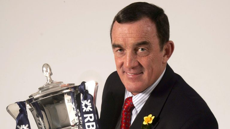 Phil Bennett has died aged 73 