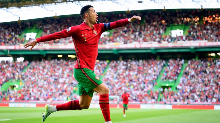 Ronaldo celebra su primer gol