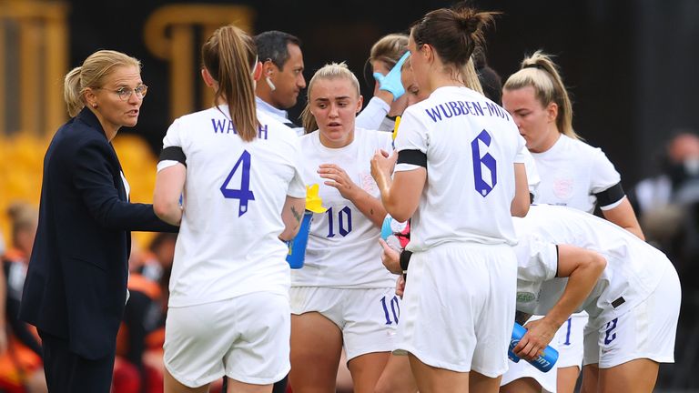 Sarina Wiegman gives instructions to her Lionesses team