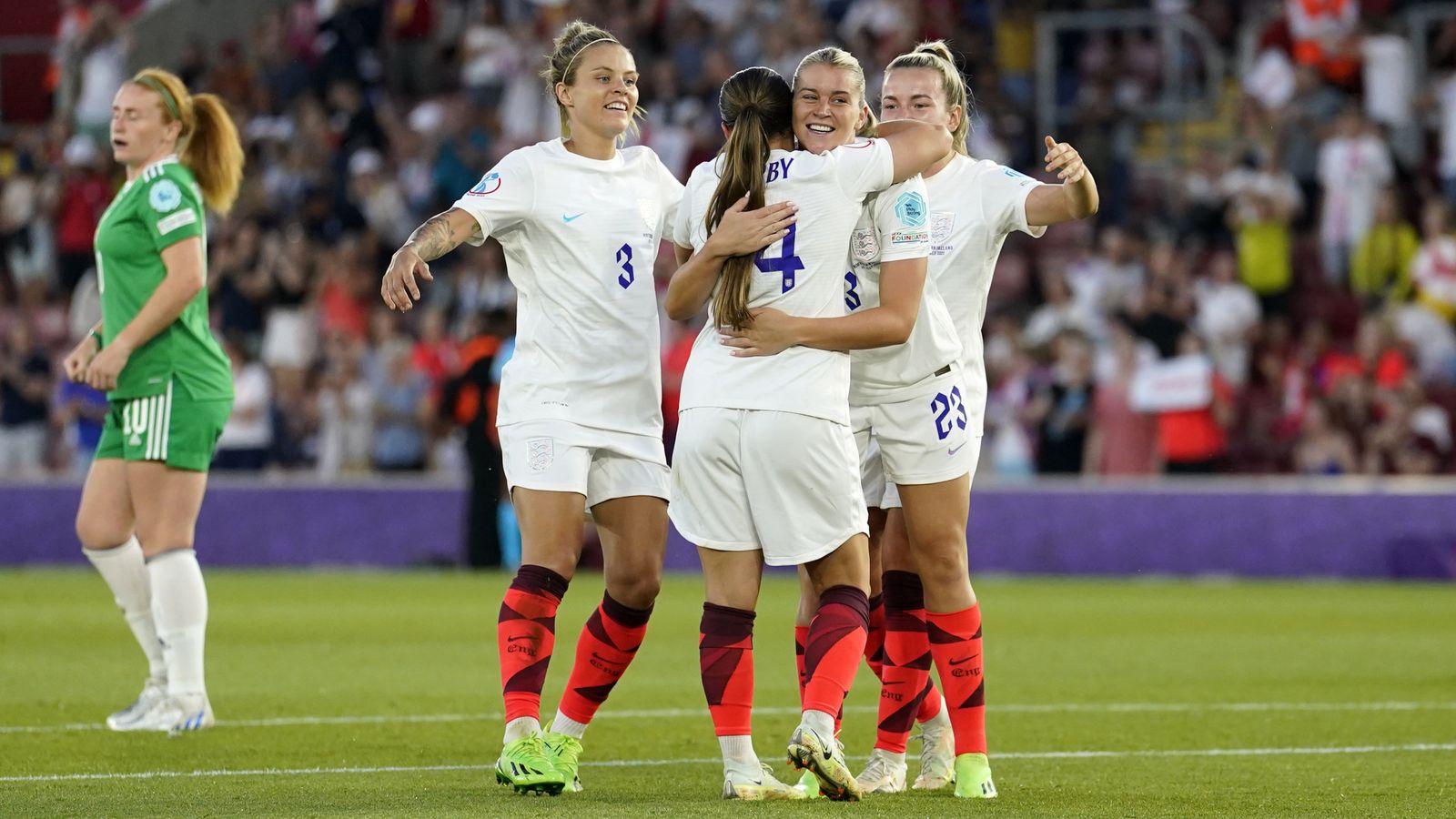 Punti di discussione Inghilterra: Alicia Rosso rivale Ellen White per la posizione di attaccante, Fran Kirby di nuovo in porta |  notizie di calcio