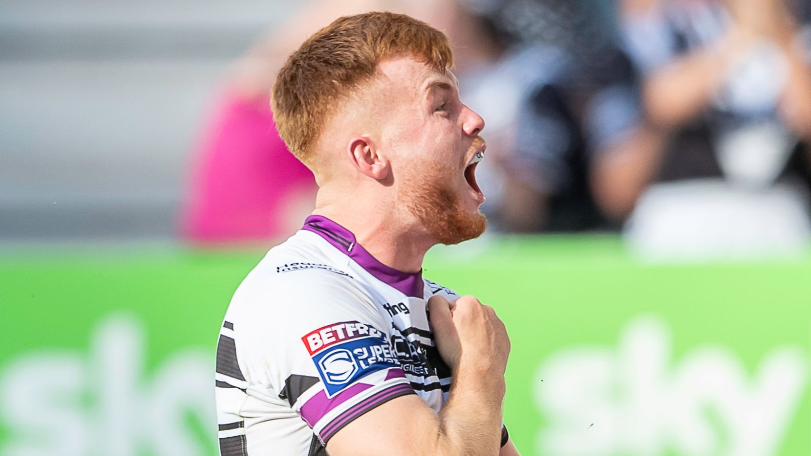 Magic Weekend 2022: Ellis Longstaff at the double as Hull FC win controversial derby against Hull Kingston Rovers