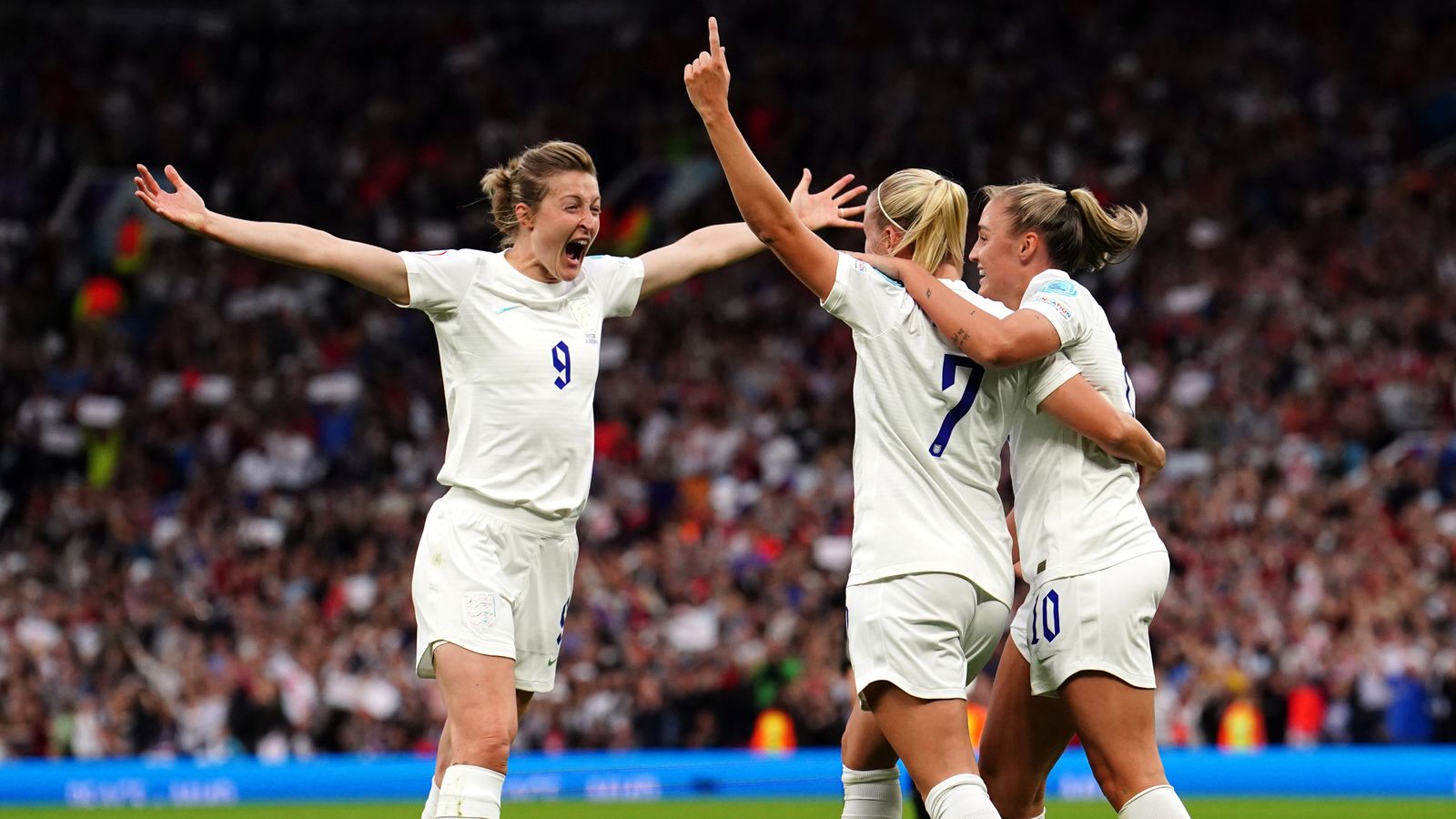 Inglaterra Feminina: Sarina Wiegman elogia a atmosfera ‘incrível’ de Old Trafford, mas diz que o time marcou mais gols |  notícias de futebol