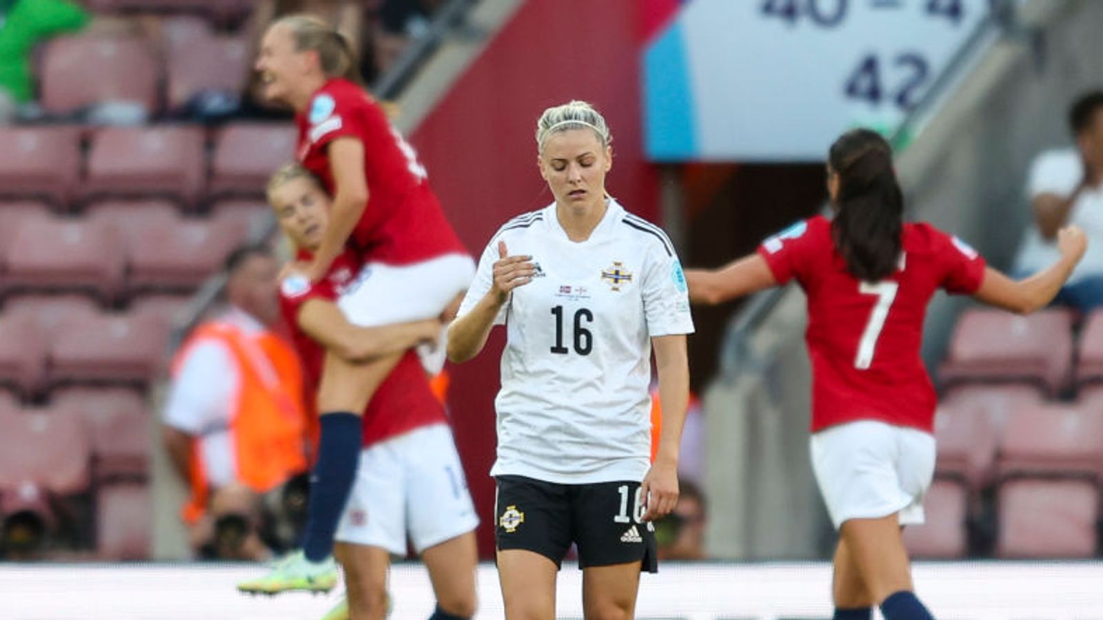 Norwegia kobiet 4-1 Irlandia Północna: Atak w pierwszej połowie przynosi pierwszą porażkę na Euro 2022 |  wiadomości piłkarskie