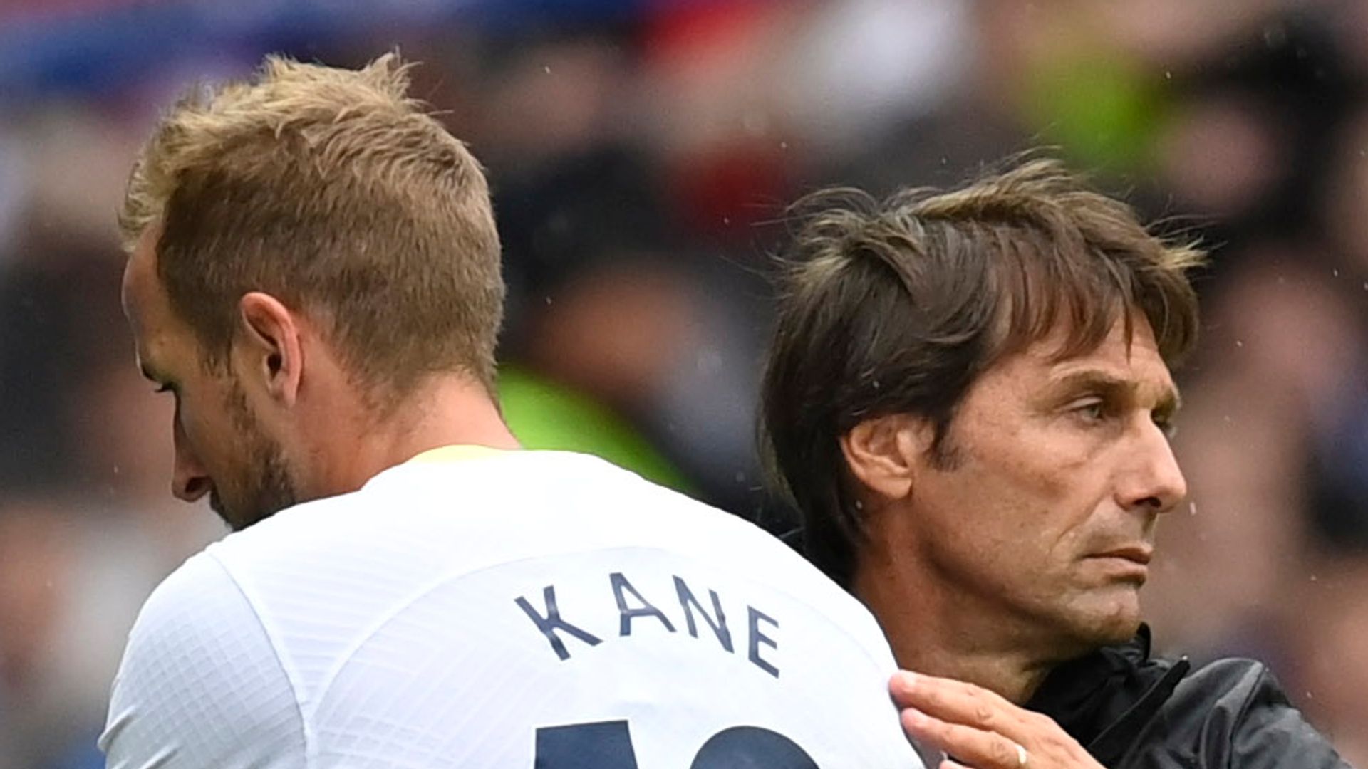 Conte: Bayern's public interest in Kane 'disrespectful'