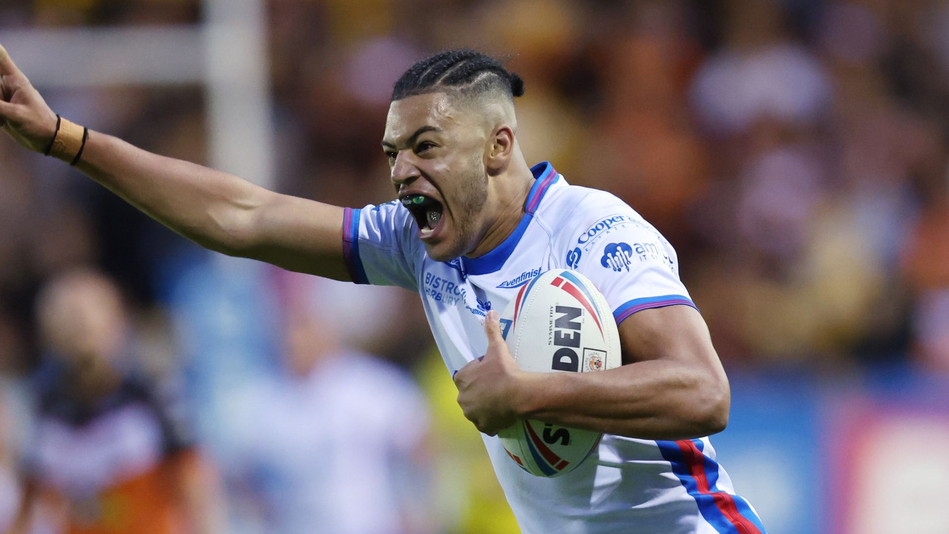 Murphy's double helps Wakefield to crucial derby win