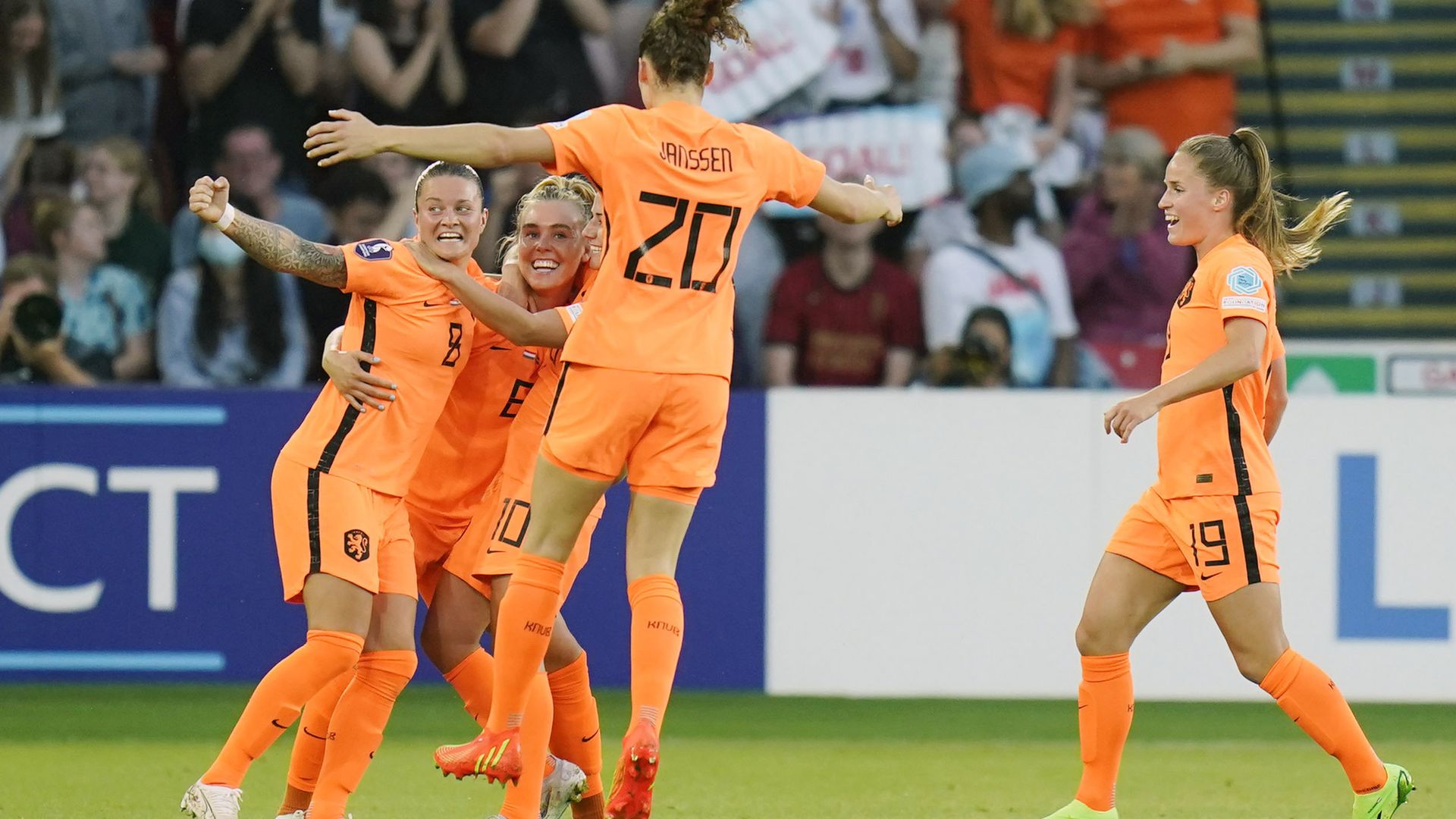 Euro 2022: Netherlands find second-half equaliser against Sweden LIVE!