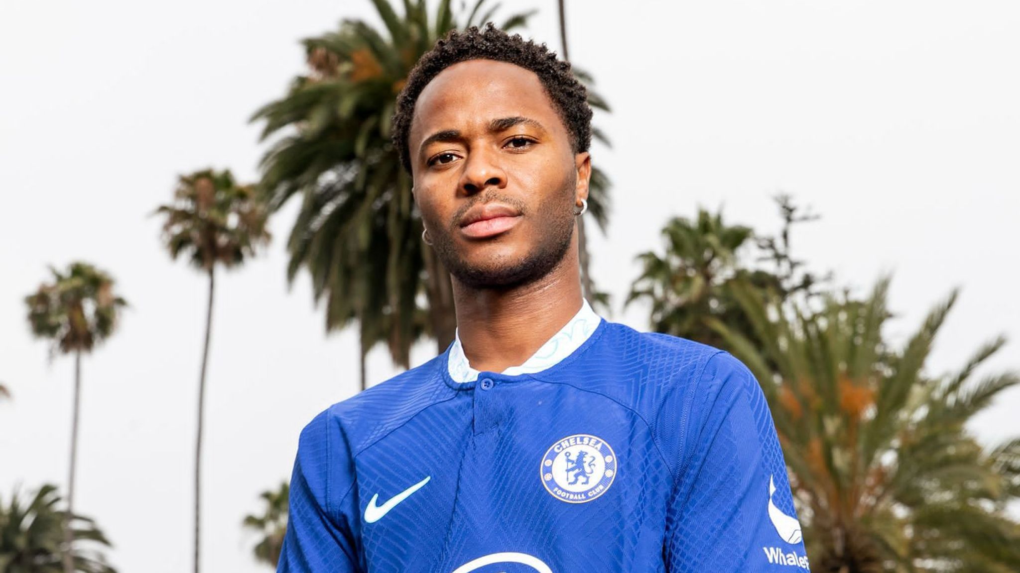 Raheem Sterling Shows Off New Chelsea Jersey - YARDHYPE