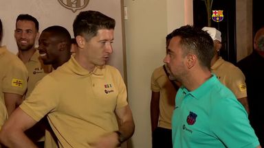 Xavi meets new Barca signing Lewandowski in Miami!