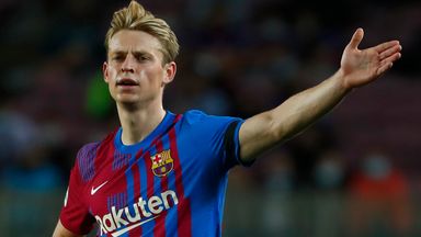 Barca 'between a rock and a hard place'  over De Jong