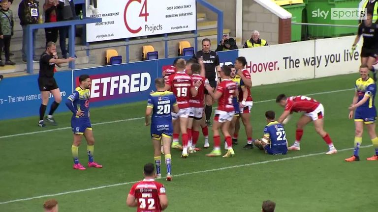 Highlights of the Betfred Super League match between Warrington Wolves and Salford Red Devils. 