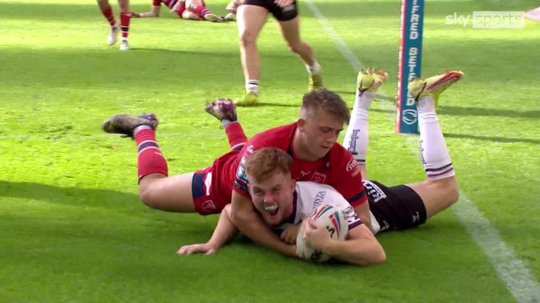 Ellis Longstaff puts Hull FC ahead on debut against rivals Hull KR at Magic Weekend.