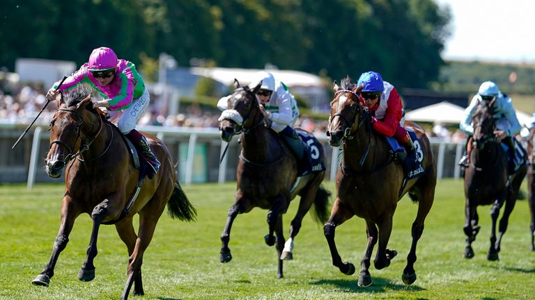 Rob Hornby riding Prosperous Voyage (left) to victory