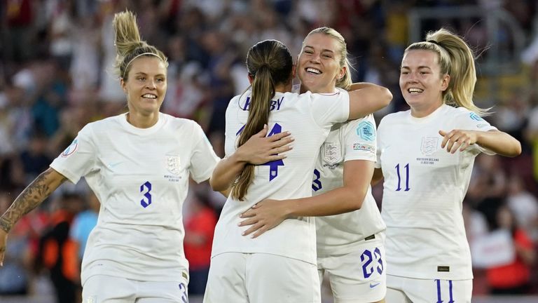 Alessia Russo (second right) celebrates scoring England&#39;s third goal of the game 