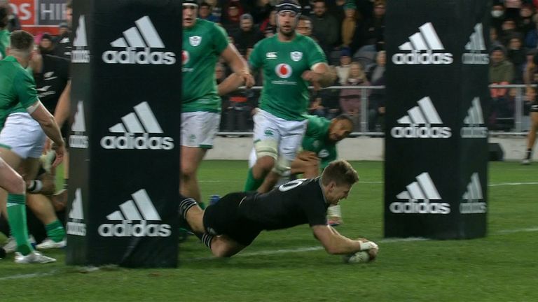 Beauden Barrett touches down for New Zealand in the final attack of the opening half 